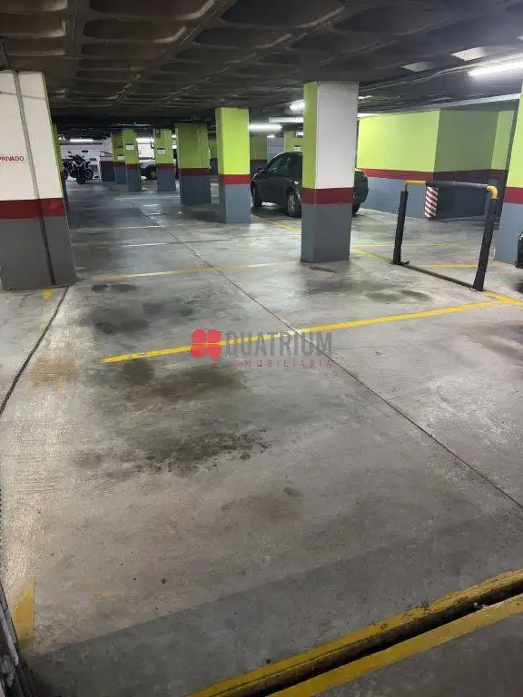 Aparcament en venda a Montero Ríos