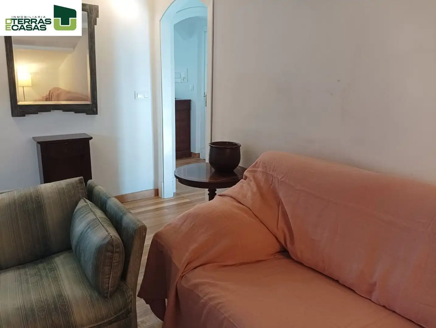 Sala de estar de Ático para compartir en Pontevedra Capital  con Calefacción, Terraza y Amueblado