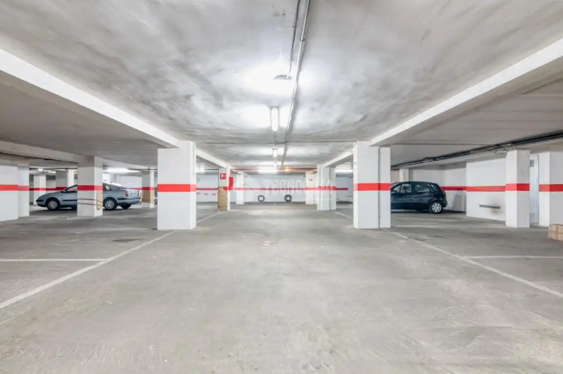 Parkplatz von Garage zum Verkauf in Salamanca