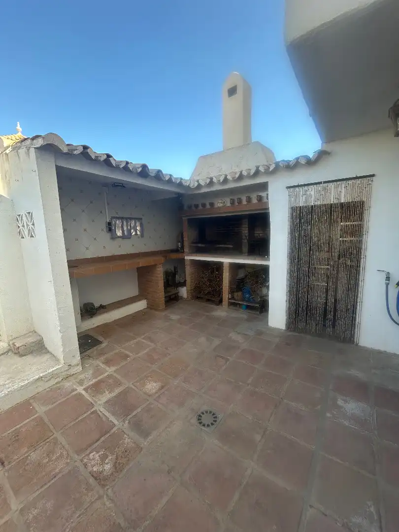 Cuina de Casa adosada en venda en Alhaurín de la Torre amb Aire condicionat, Jardí privat i Terrassa