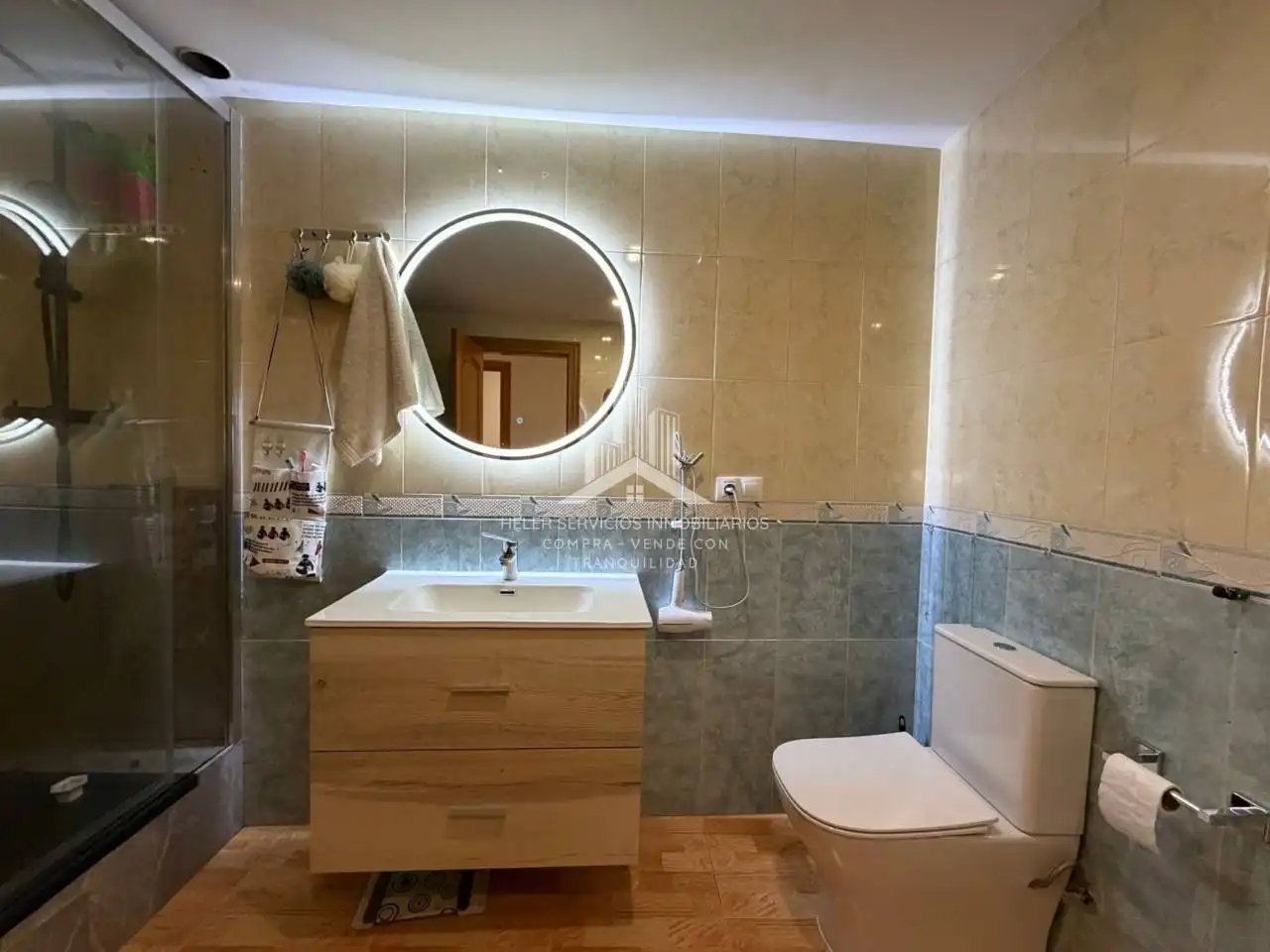 Bany de Apartament en venda en Vila-real amb Parquet, Terrassa i Traster