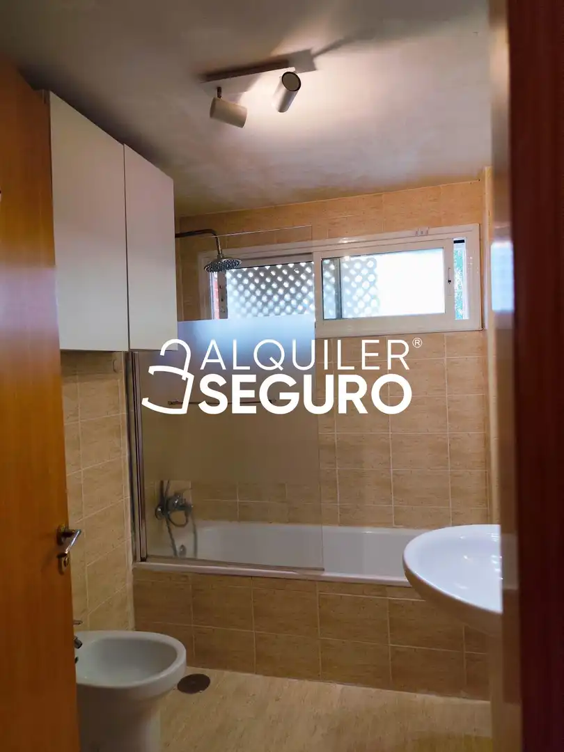 Bathroom of Houses for rent in Camarma de Esteruelas  with Air Conditioner, Heating and Terrace