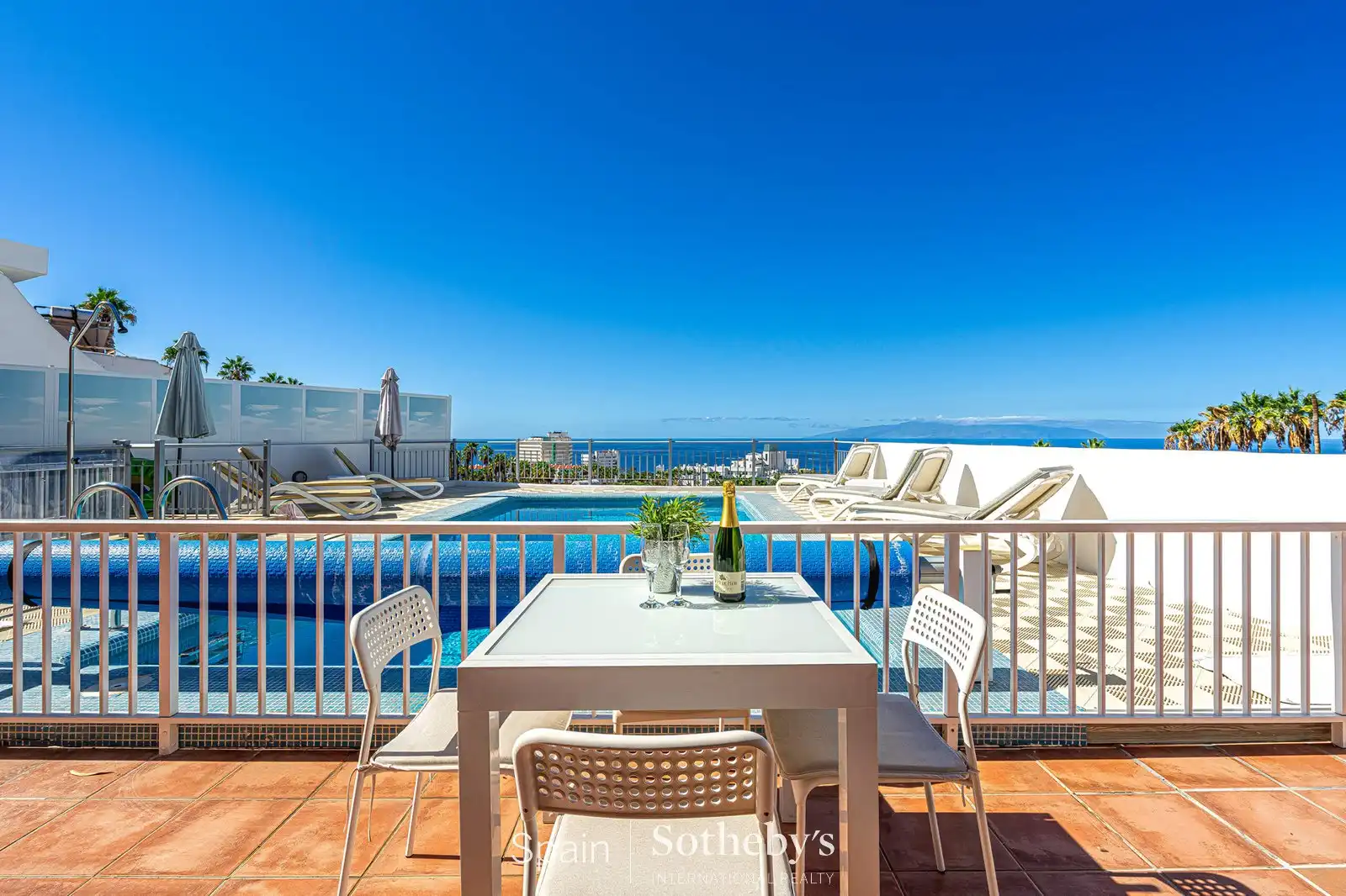 Terrassa de Casa o xalet en venda en Adeje amb Aire condicionat, Jardí privat i Terrassa