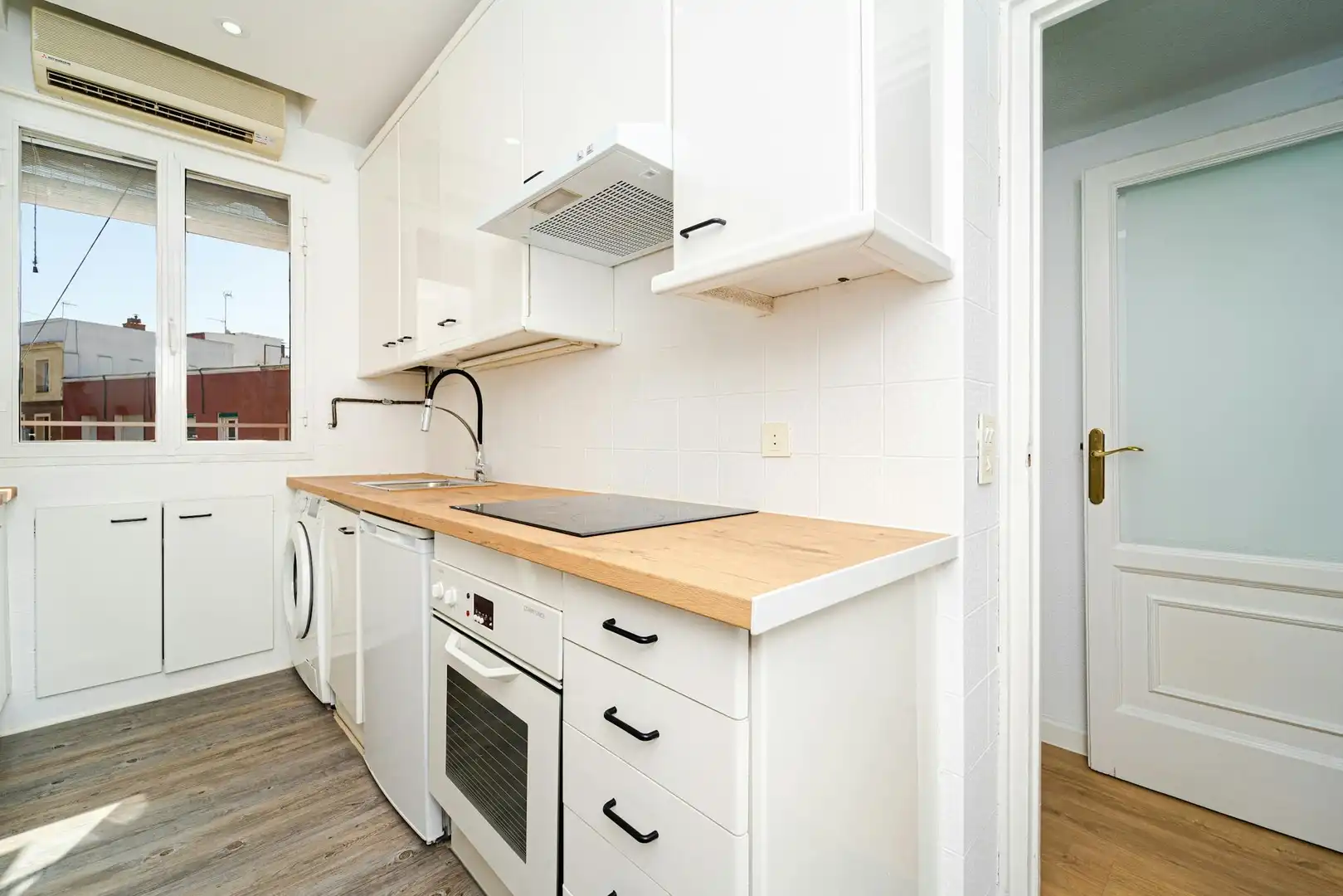 Cocina de Piso para compartir en Madrid con Aire acondicionado, Calefacción y Lavadora