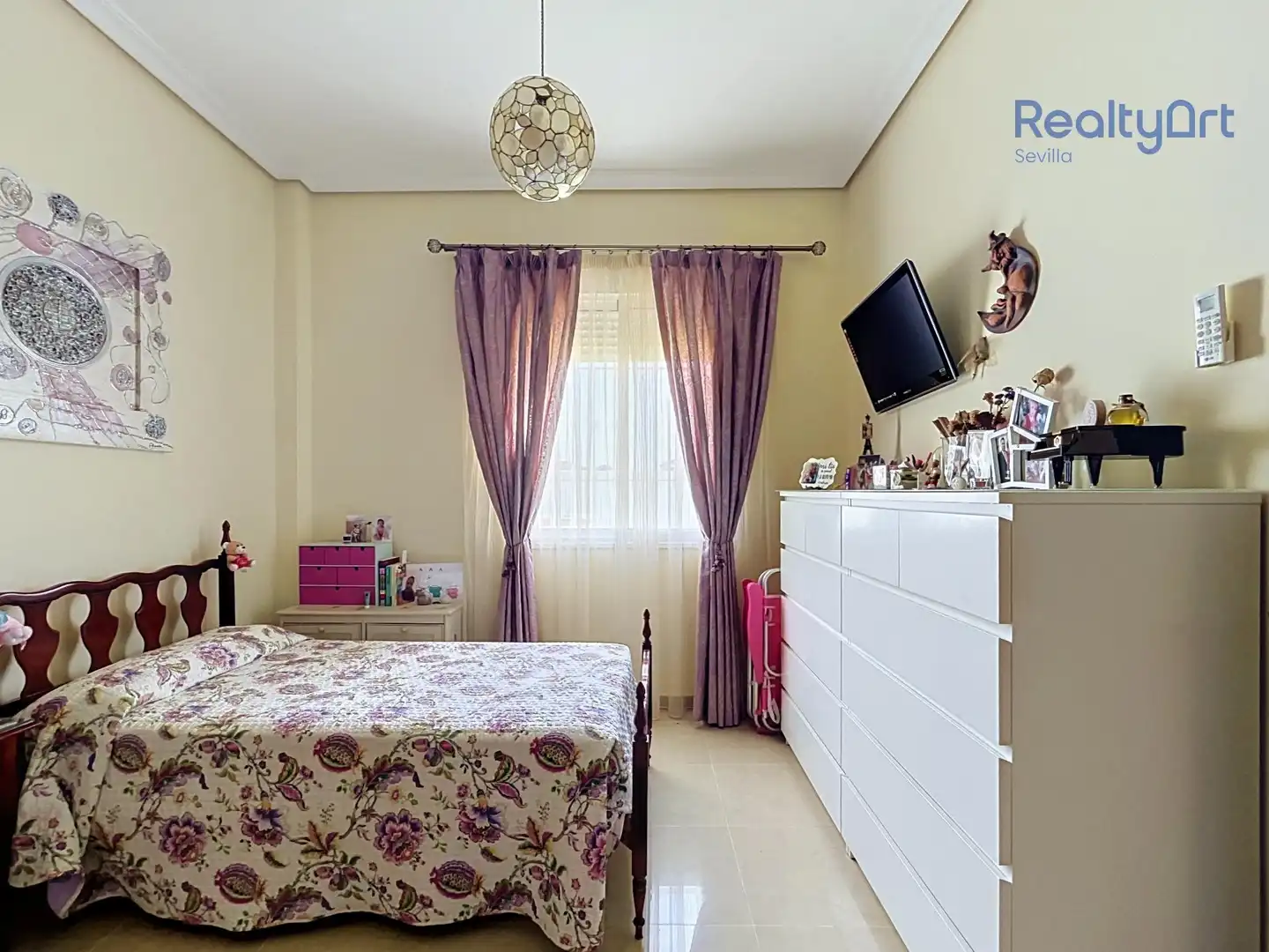 Bedroom of Houses for sale in Tomares  with Air Conditioner, Heating and Private garden