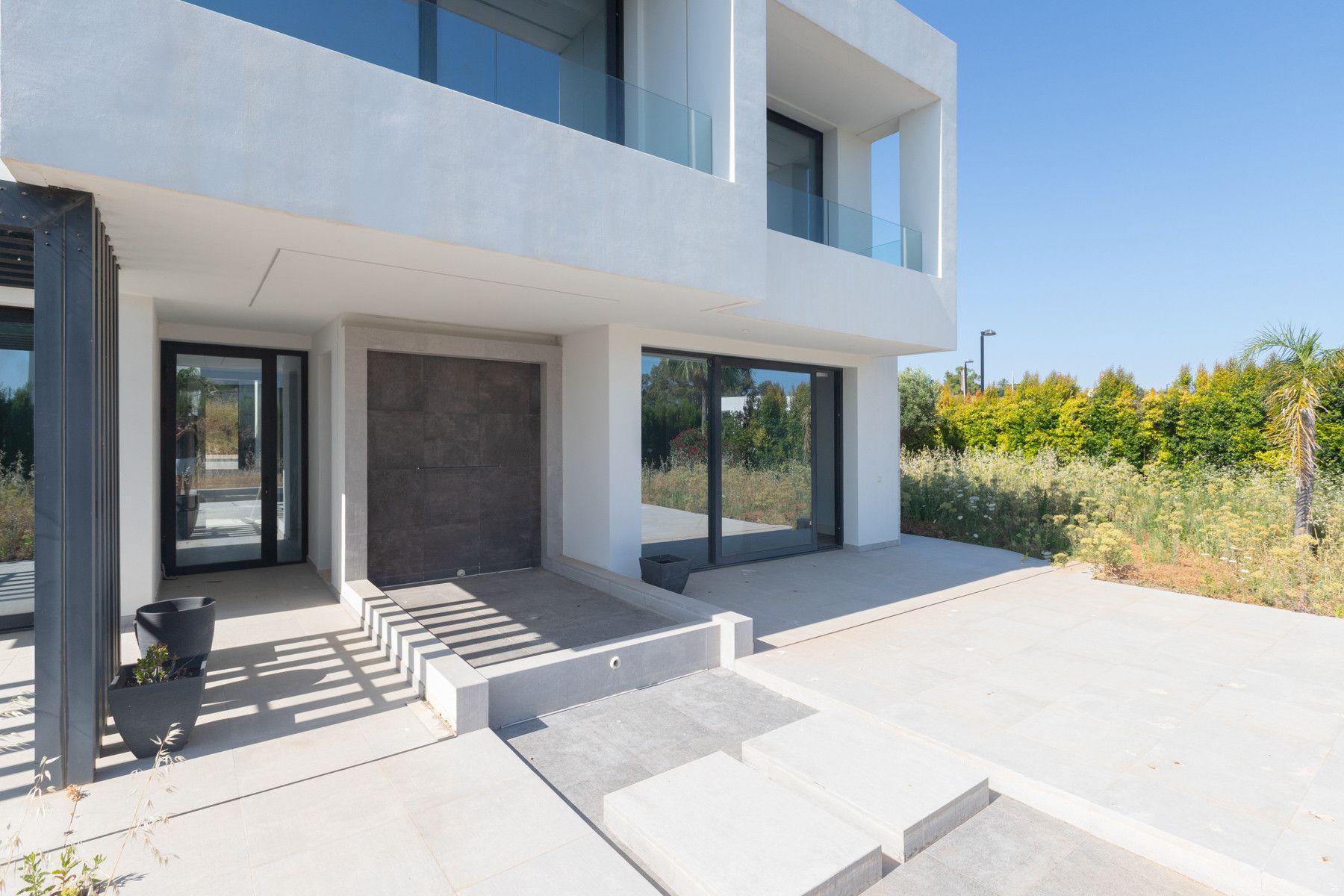 Exterior view of House or chalet for sale in Estepona  with Private garden, Terrace and Storage room