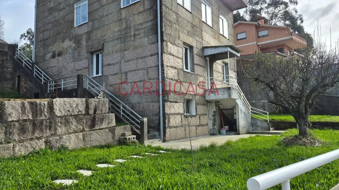 Vista exterior de Casa o chalet en venta en Vigo  con Calefacción, Trastero y Amueblado