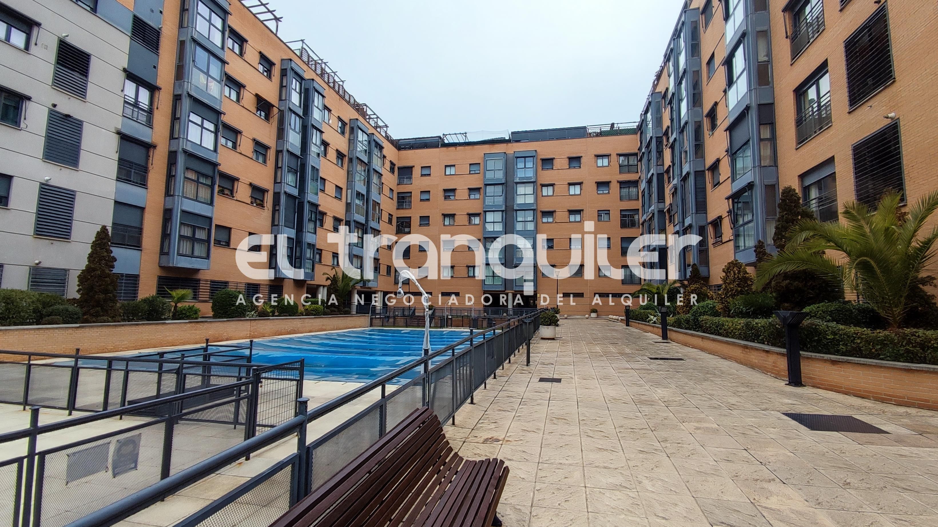 Exterior view of Flat for rent in  Madrid Capital  with Parquet flooring, Swimming Pool and Furnished