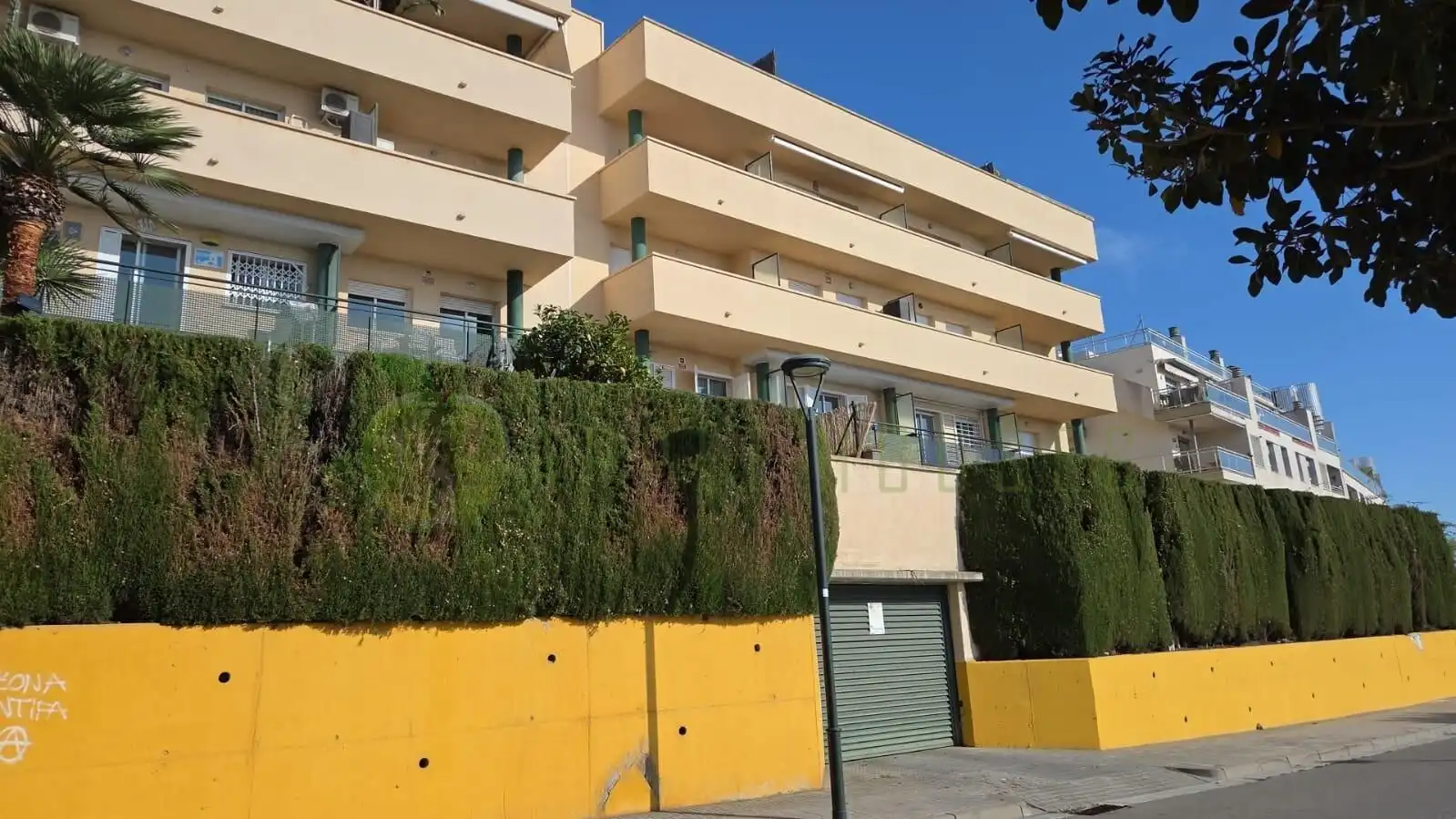 Vista exterior de Dúplex en venta en Sitges con Aire acondicionado, Calefacción y Jardín privado
