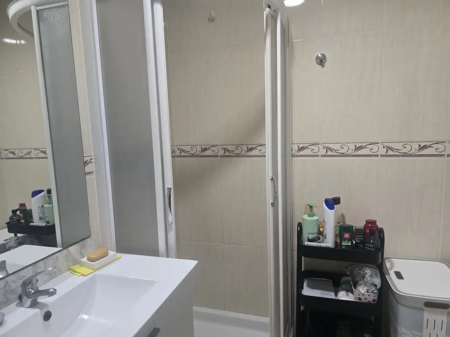 Bathroom of Apartments for sale in Roses  with Air Conditioner, Heating and Furnished