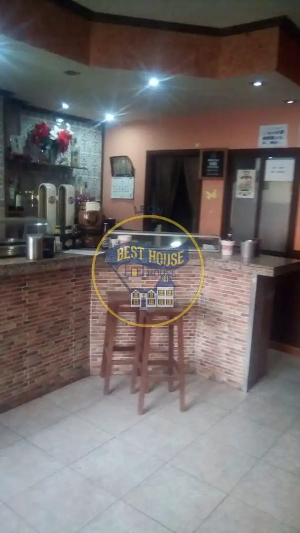 Commercial properties for rent in León Capital   with Parquet flooring