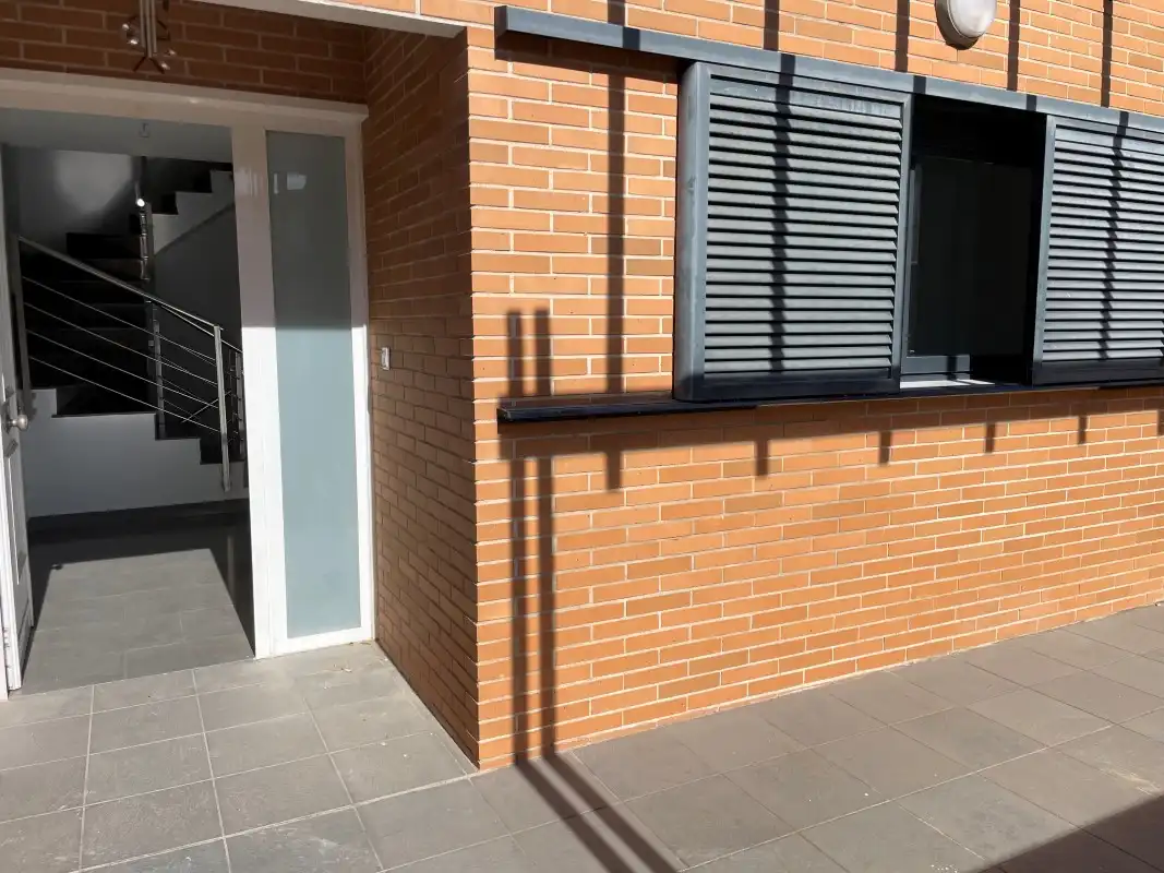 Adosado con piscina en venta en Carrer Elionor Ripoll, imagen 6