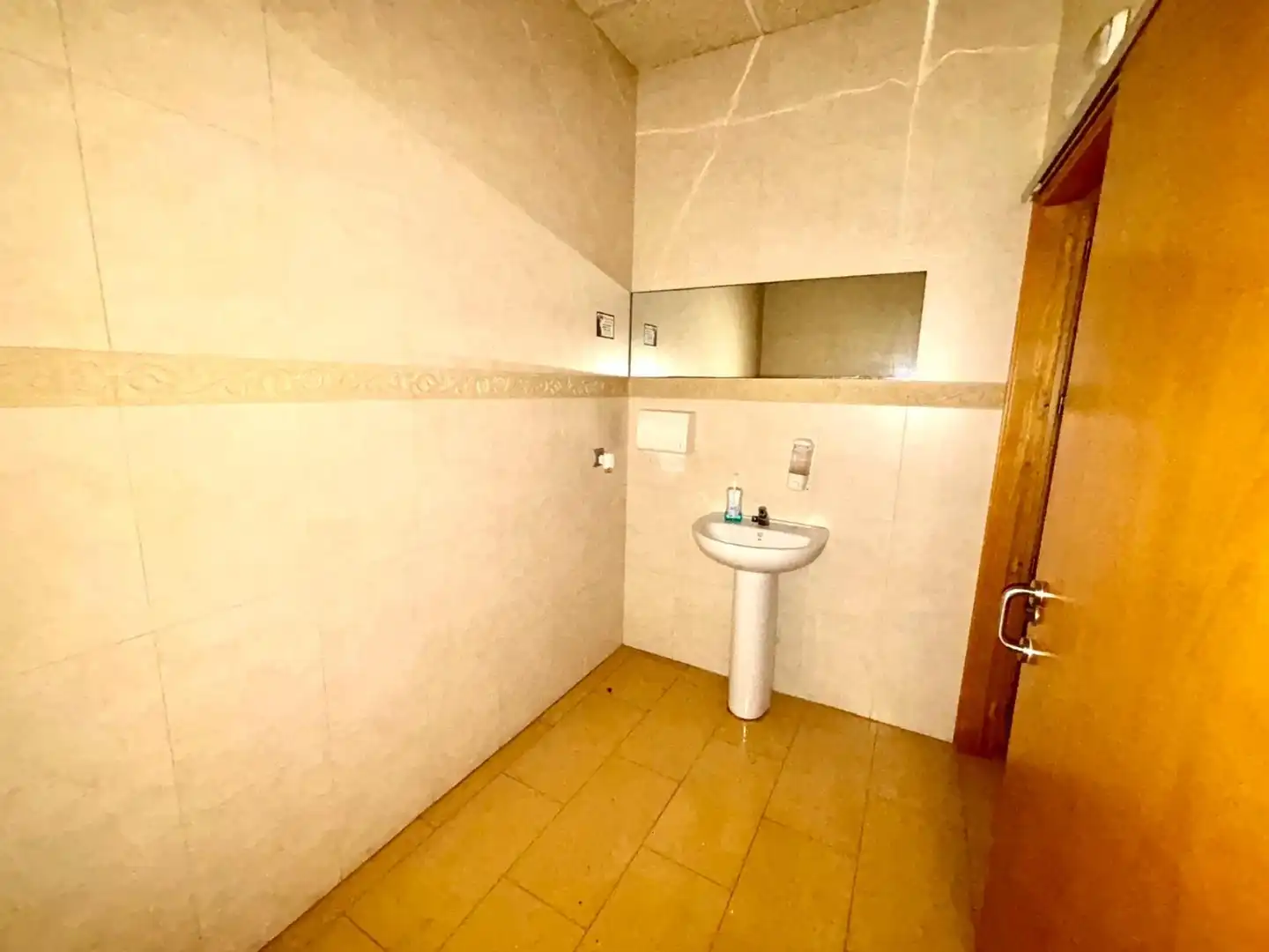 Gewerbefläche zum Verkauf in Barrio del Sureste, imagen 18