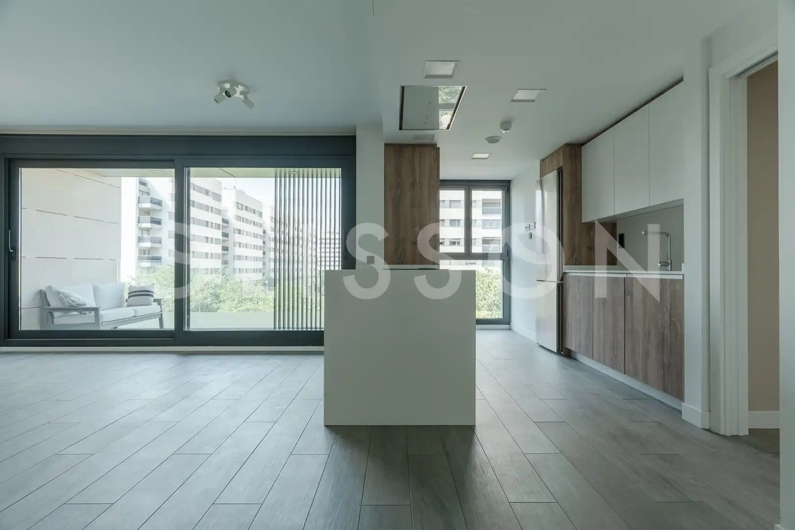 Küche von Wohnung zum Verkauf in Madrid mit Klimaanlage, Terrasse und Abstellraum