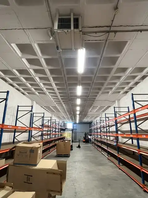 Fabrikhallen zur Miete in Santa Cruz de Bezana mit Alarm