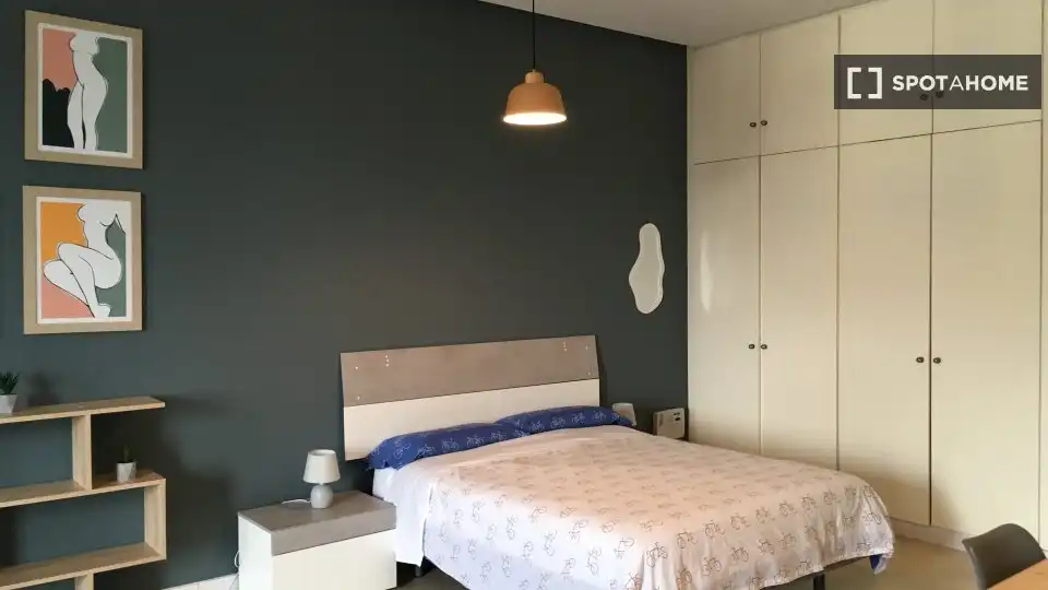 Schlafzimmer von Wohnung zur Miete in Madrid mit Klimaanlage, Heizung und Möbliert