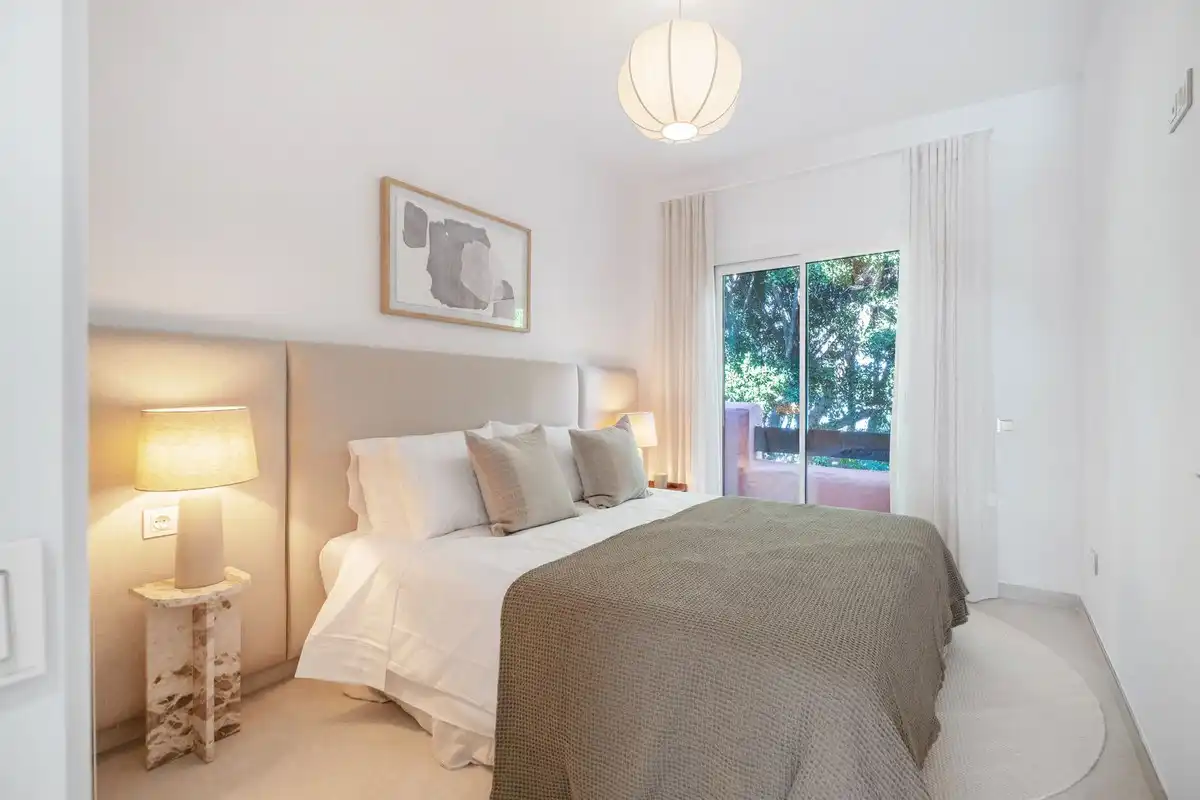 Dormitori de Casa o xalet de lloguer en Marbella amb Aire condicionat, Jardí privat i Piscina