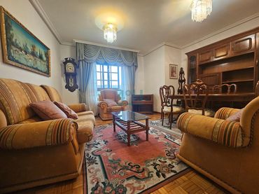 Piso con ascensor en alquiler en Residencia