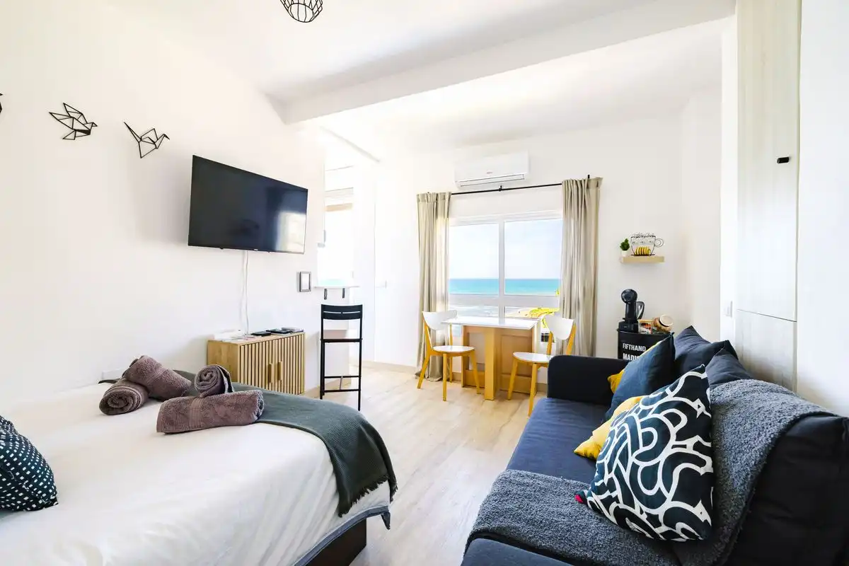 Vivienda con piscina en venta en Calle Alhamar, imagen 2