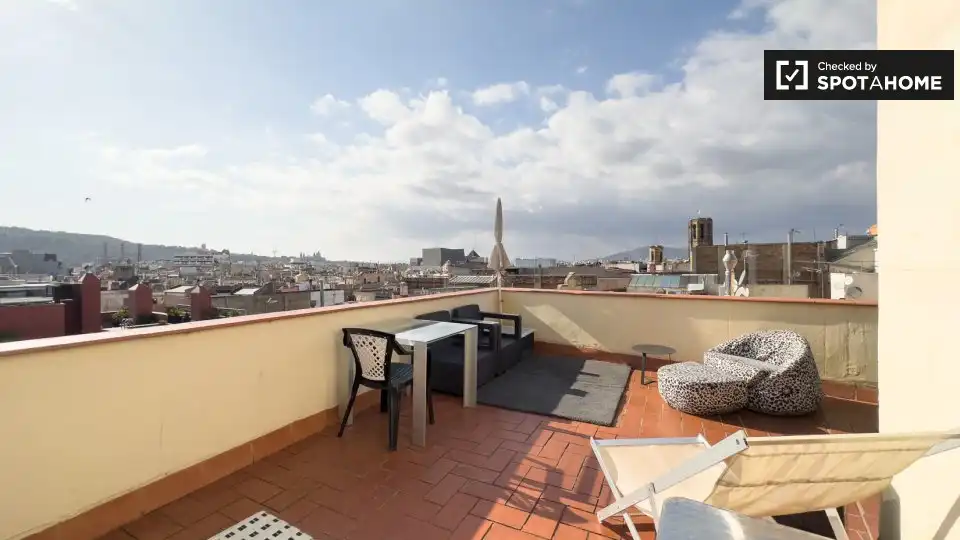 Appartamento con terrazza in affitto a Ciutat Vella, imagen 13