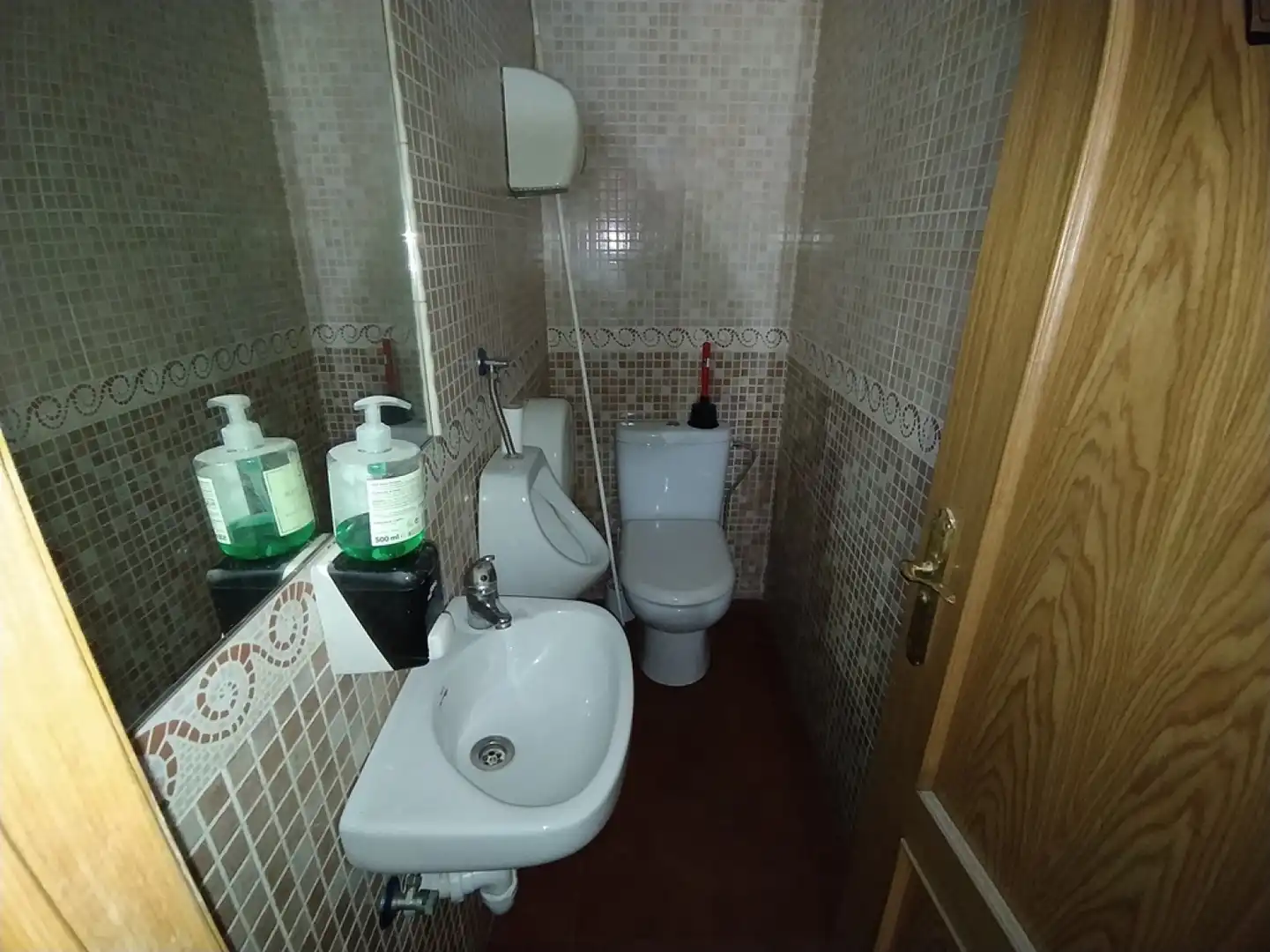 Bathroom of Commercial properties for rent in Avilés