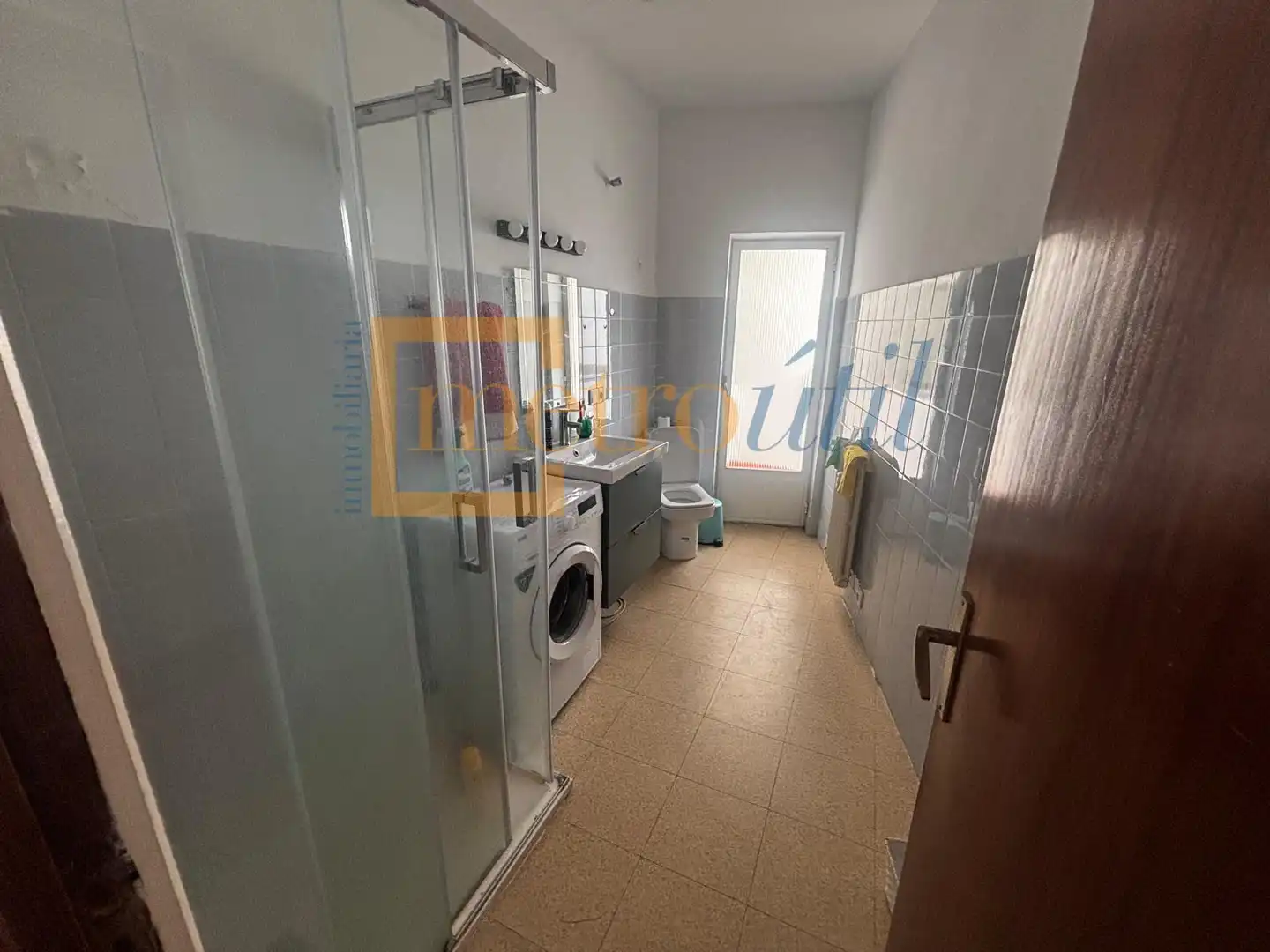 Bathroom of Attic for rent in Salamanca  with Heating, Terrace and Furnished