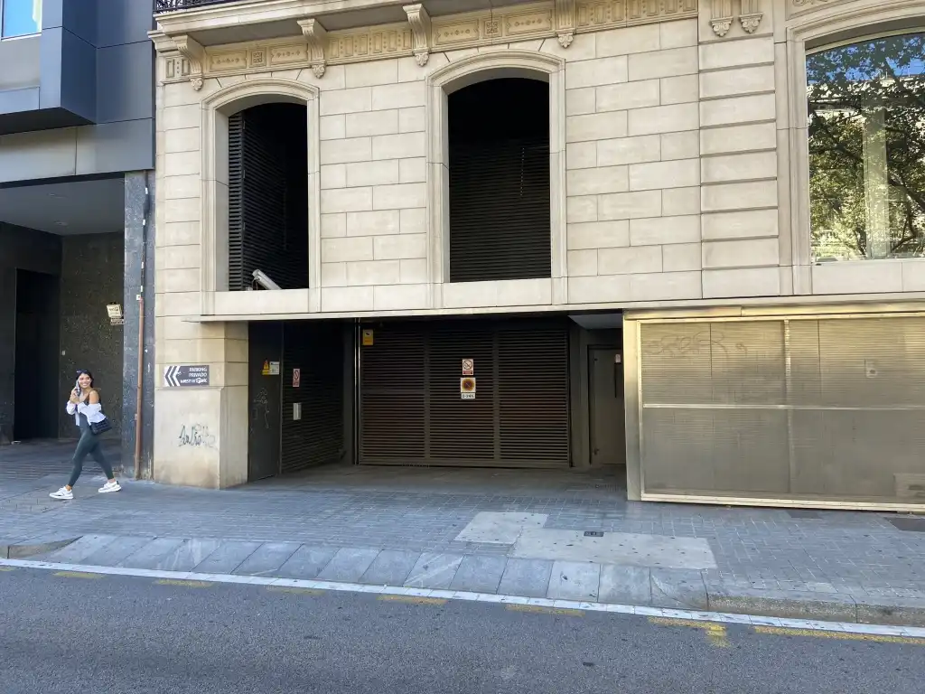 Individual for sale in Gran Via Corts Catalanes, imagen 7