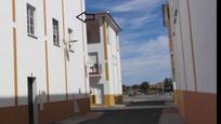 Vista exterior de Pis en venda en Cartaya amb Terrassa i Balcó