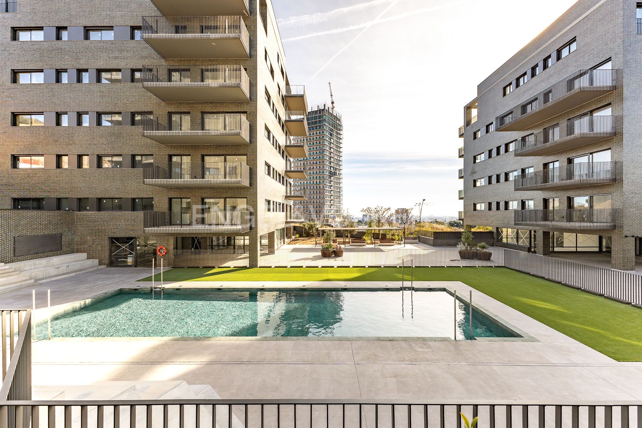 Piscina de Apartament de lloguer en Esplugues de Llobregat amb Aire condicionat, Calefacció i Jardí privat