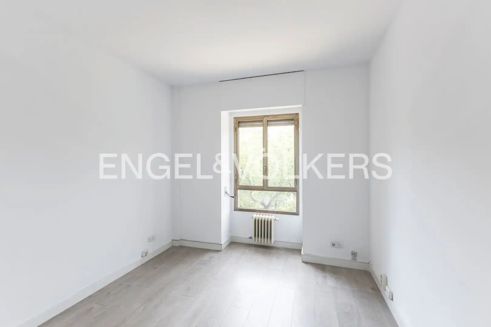 Schlafzimmer von Wohnung zur Miete in Madrid mit Klimaanlage, Heizung und Privatgarten
