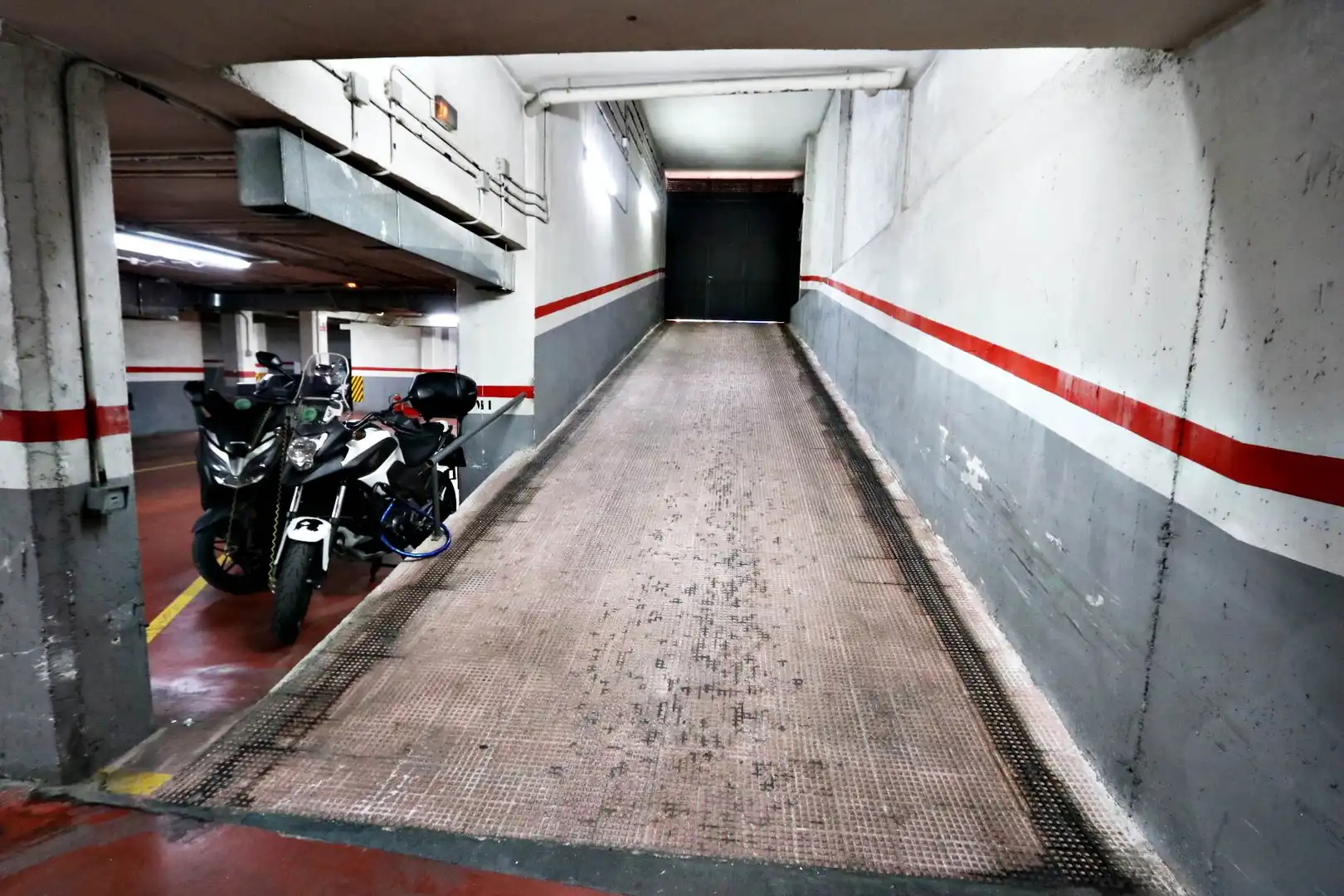 Einzelparkplatz zur Miete in Calle Álvaro de Bazán, imagen 3