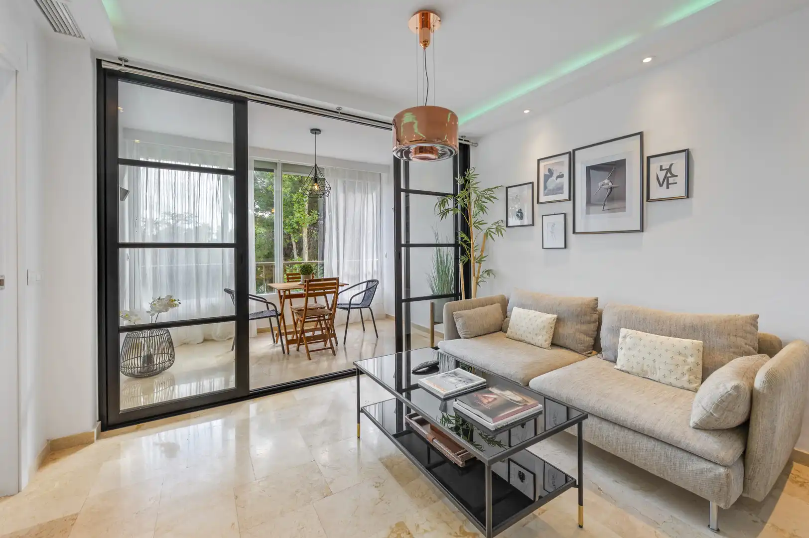 Living room of Apartments for rent in Marbella  with Air Conditioner, Swimming Pool and Furnished