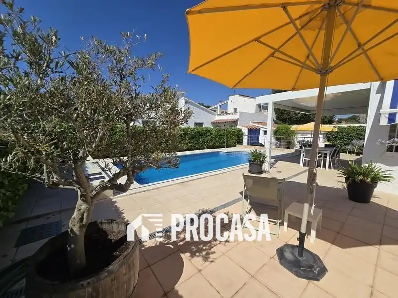Villa con piscina in vendita a Montseny