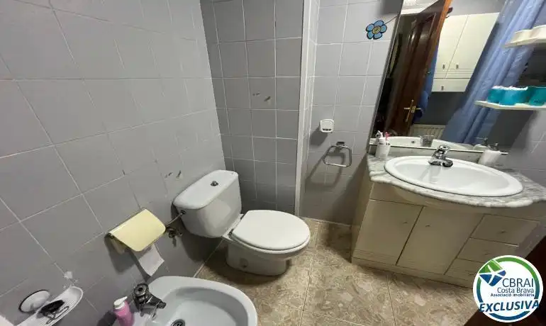 Bathroom of Flat for sale in Roses  with Heating, Terrace and Furnished