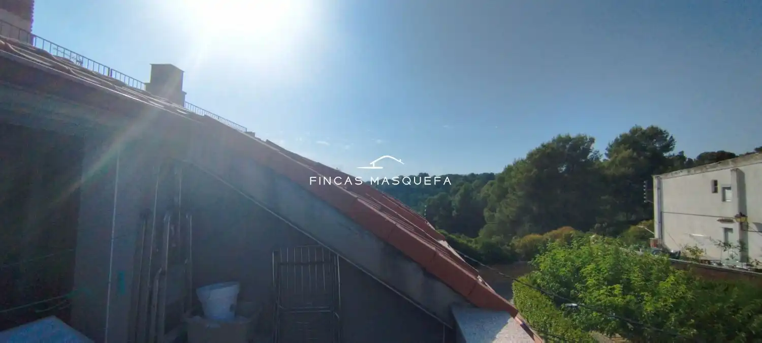 Vista exterior de Dúplex en venda en Sant Llorenç d'Hortons amb Aire condicionat, Terrassa i Traster