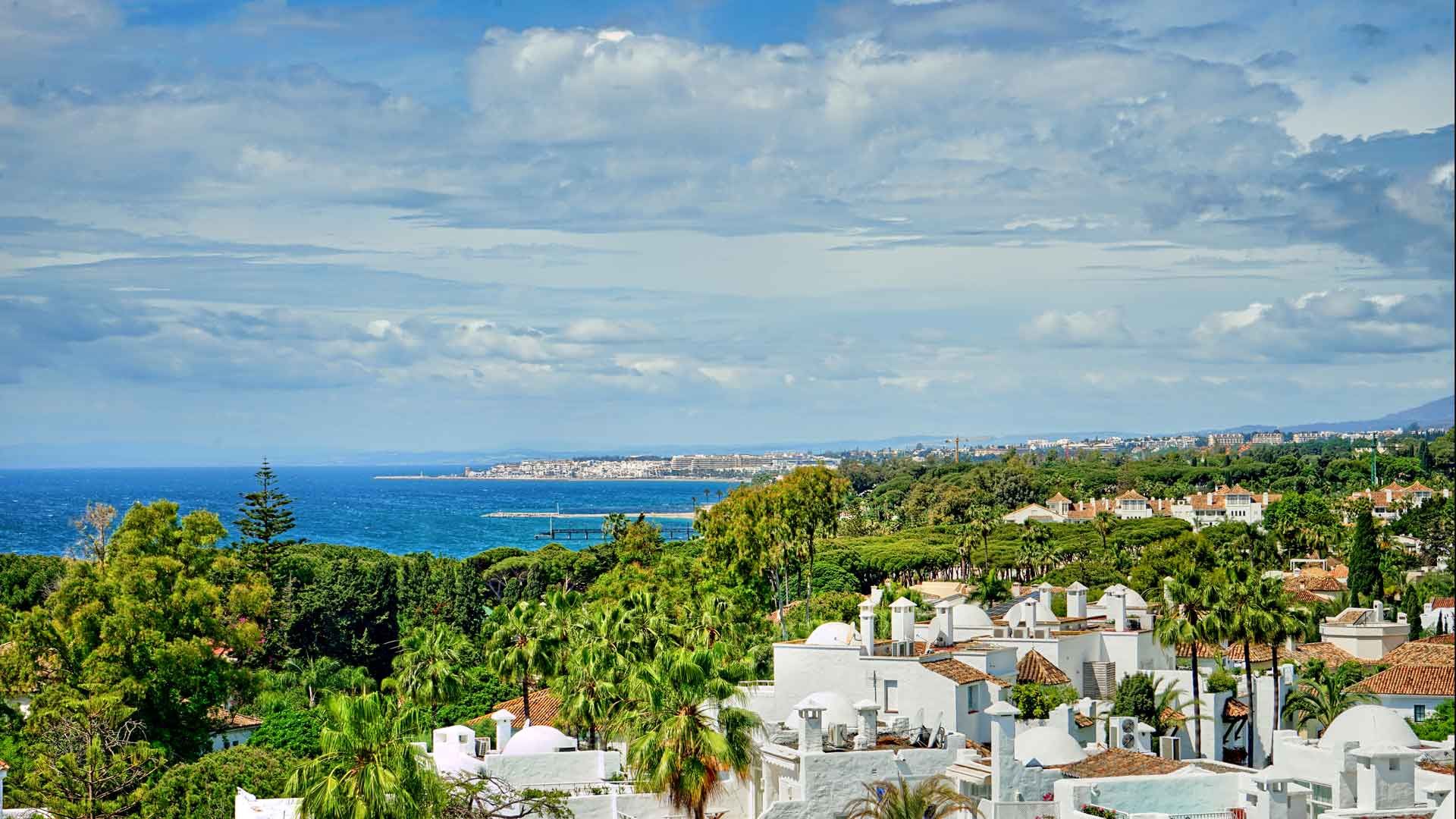 Exterior view of Attic for sale in Marbella  with Air Conditioner, Terrace and Swimming Pool