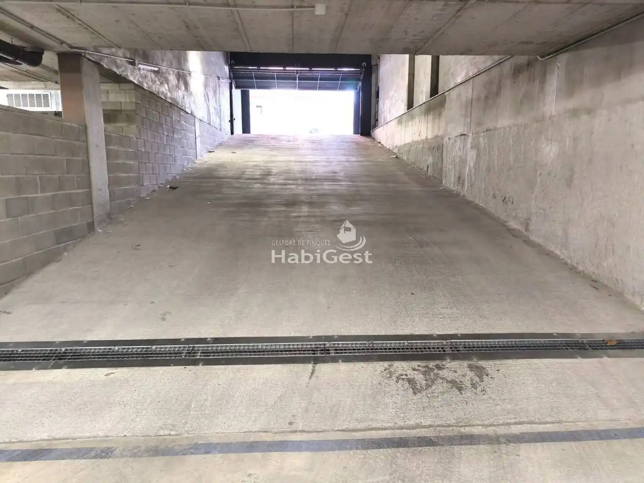 Parking of Garage for rent in Girona