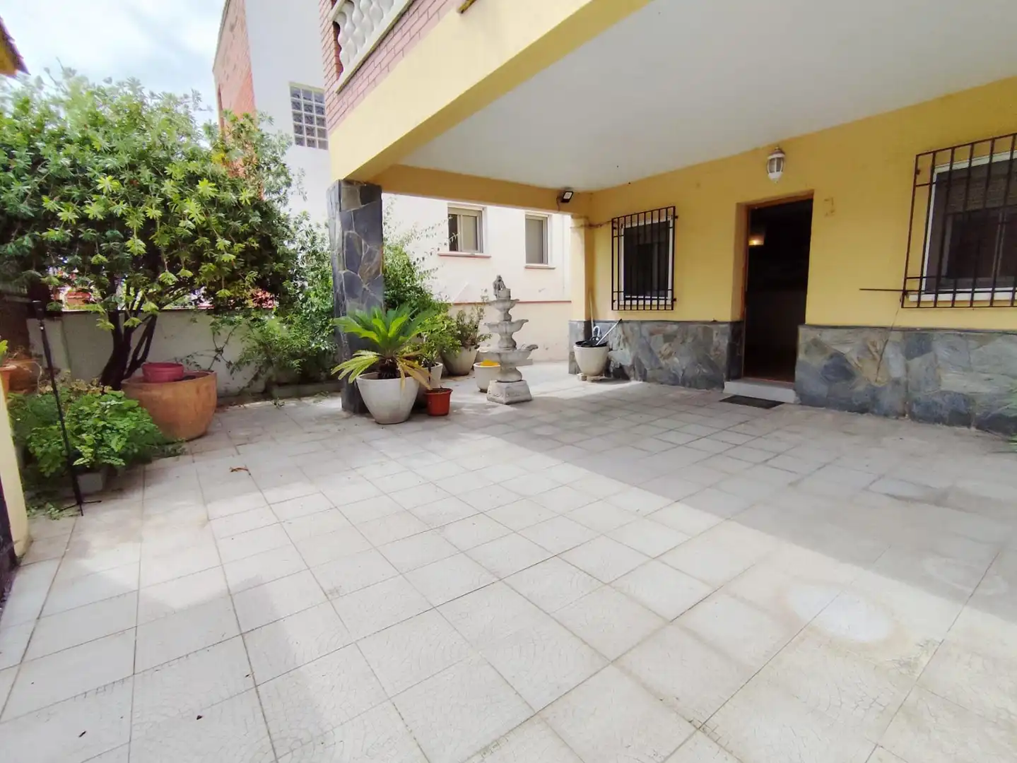 Terraza de Casa o chalet en venta en Santa Perpètua de Mogoda con Aire acondicionado, Calefacción y Jardín privado