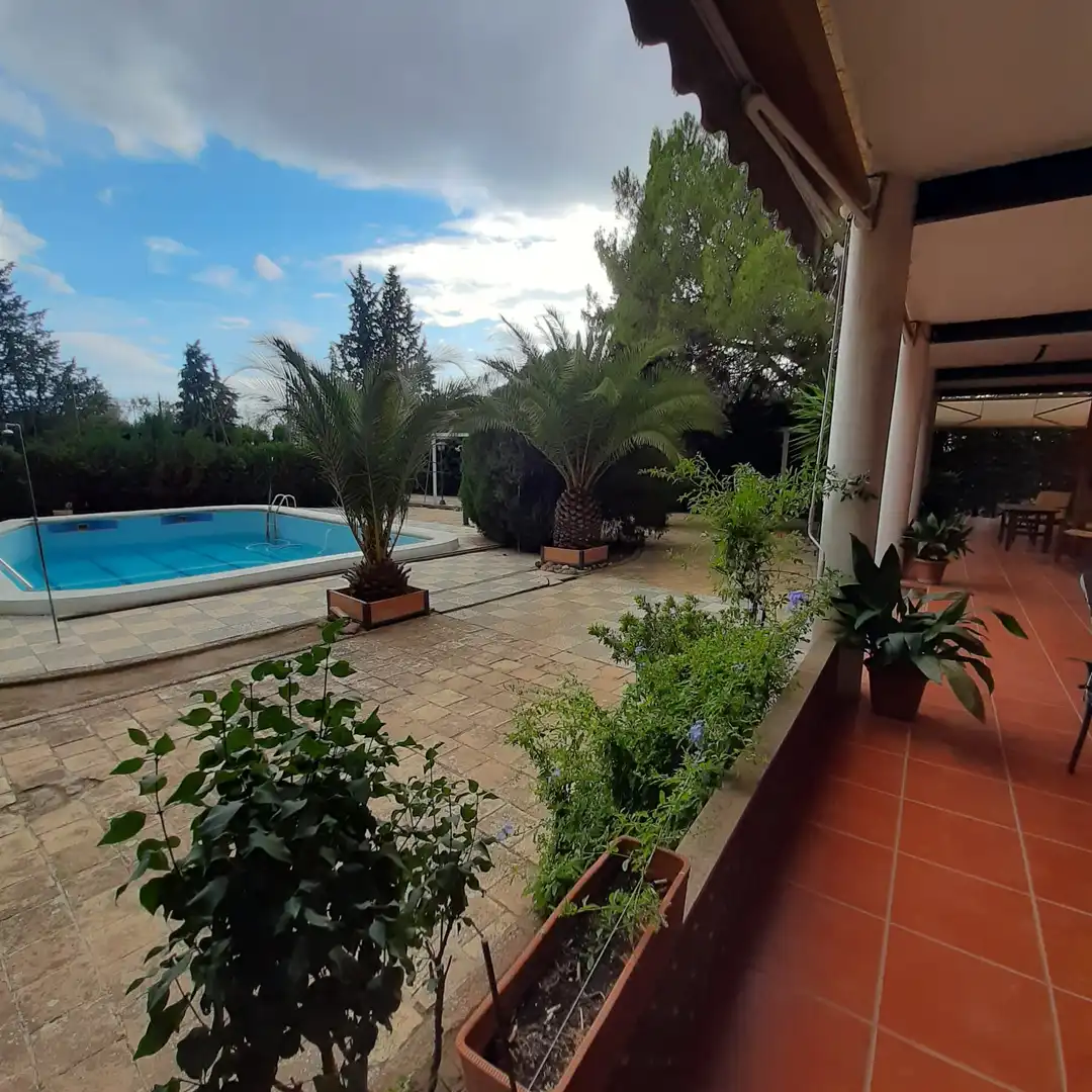 Xalet amb piscina en venda a Torreperogil