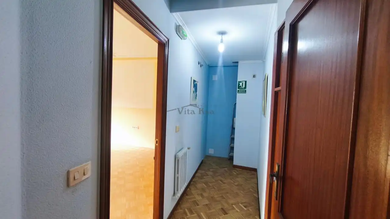 Piso en venta en Ourense Capital  con Calefacción, Parquet y Trastero