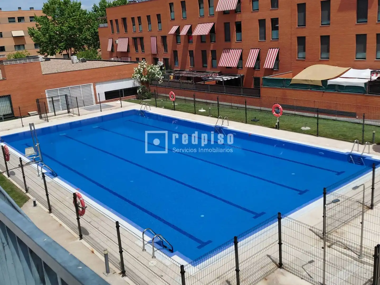 Swimming pool of Flat for sale in Paracuellos de Jarama  with Air Conditioner, Heating and Private garden