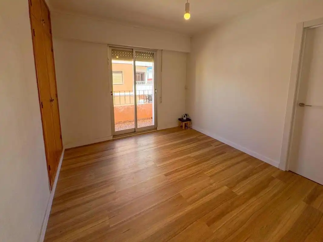 Casa rústica con terraza en venta en Carrer les Amèriques, imagen 10