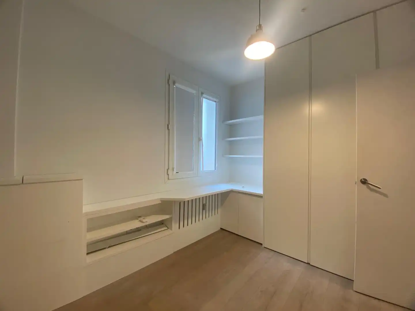 Dormitori de Apartament de lloguer en Madrid amb Aire condicionat, Calefacció i Moblat