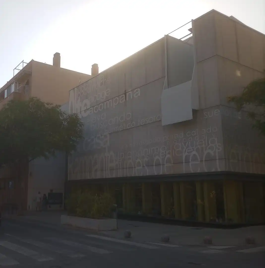 Exterior view of Study for rent in San Vicente del Raspeig / Sant Vicent del Raspeig  with Air Conditioner, Furnished and Oven