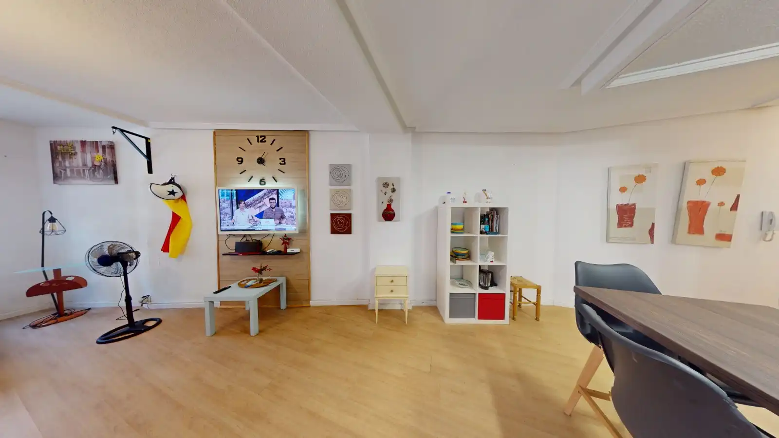 Sala d'estar de Pis en venda en Torrevieja amb Aire condicionat, Jardí privat i Parquet