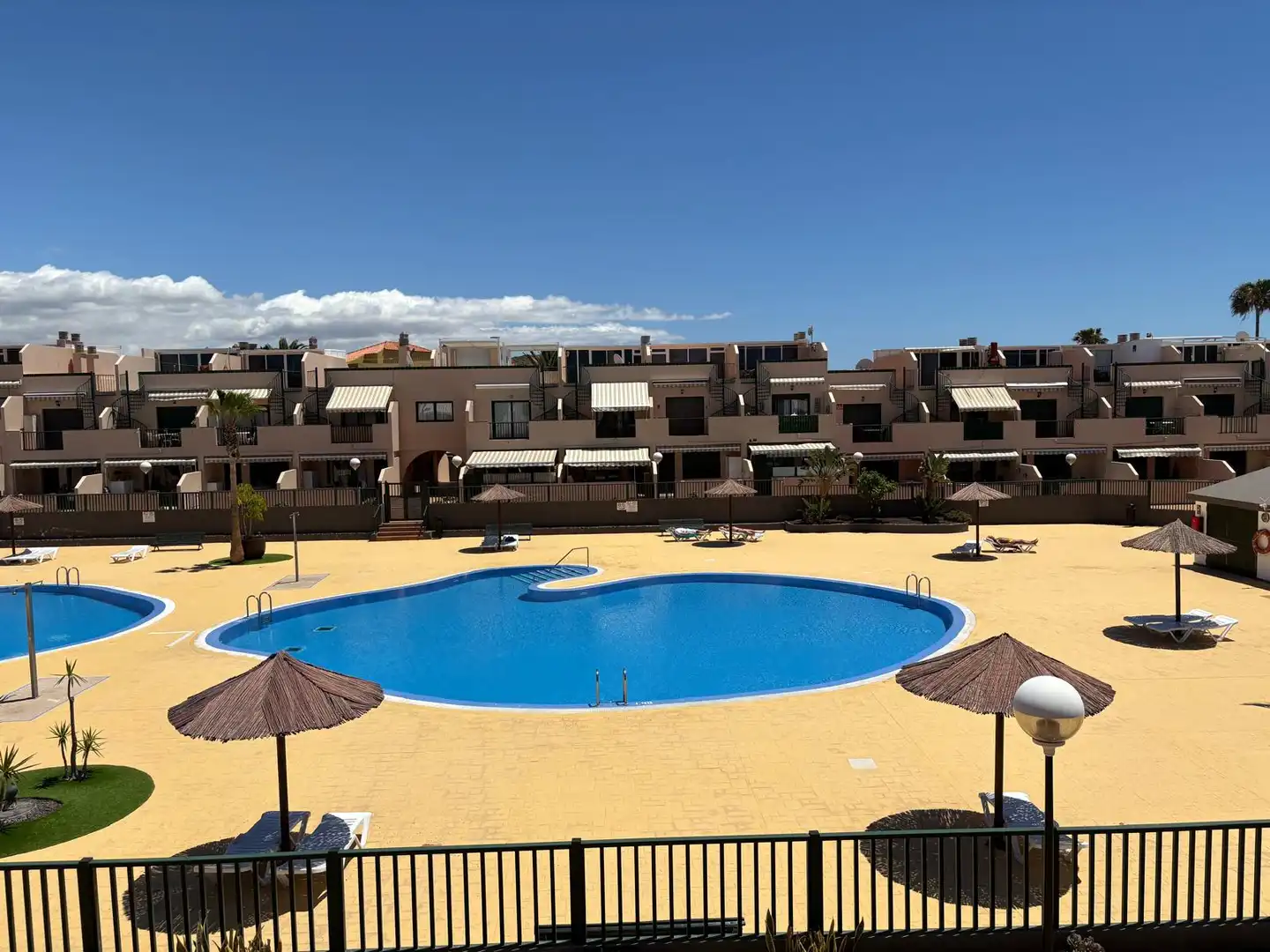 Schwimmbecken von Maisonette zum Verkauf in Arona mit Terrasse, Möbliert und Balkon