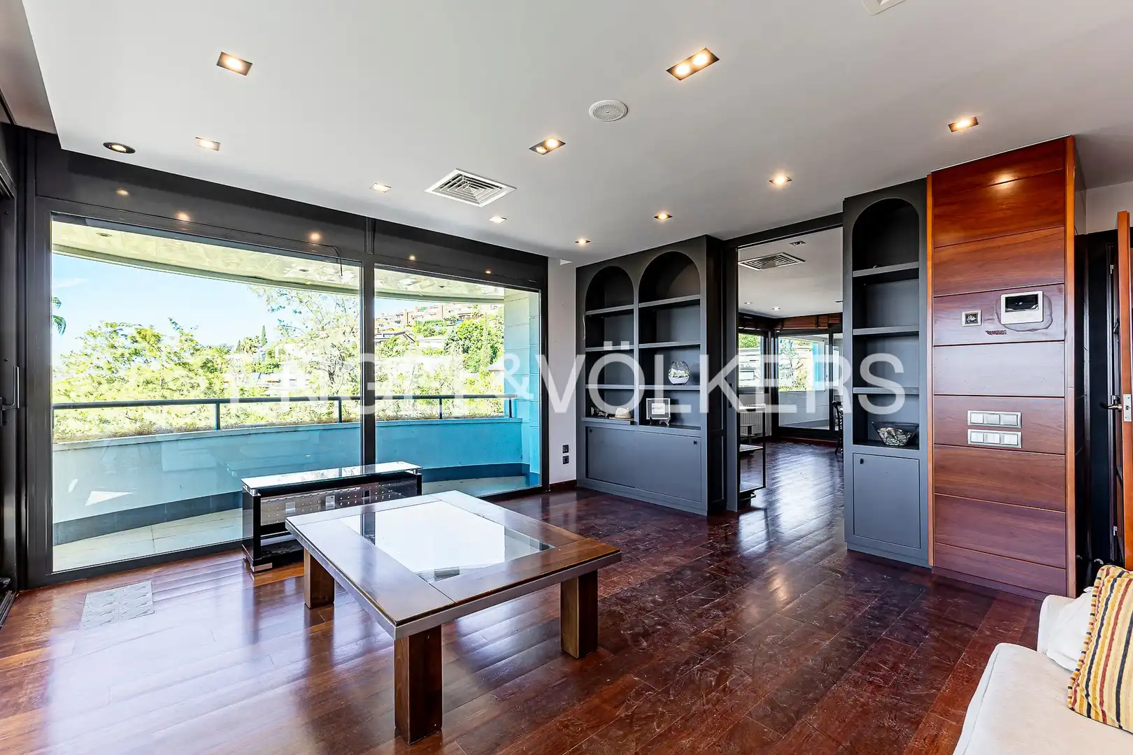 Living room of Houses for sale in Esplugues de Llobregat  with Air Conditioner, Heating and Private garden