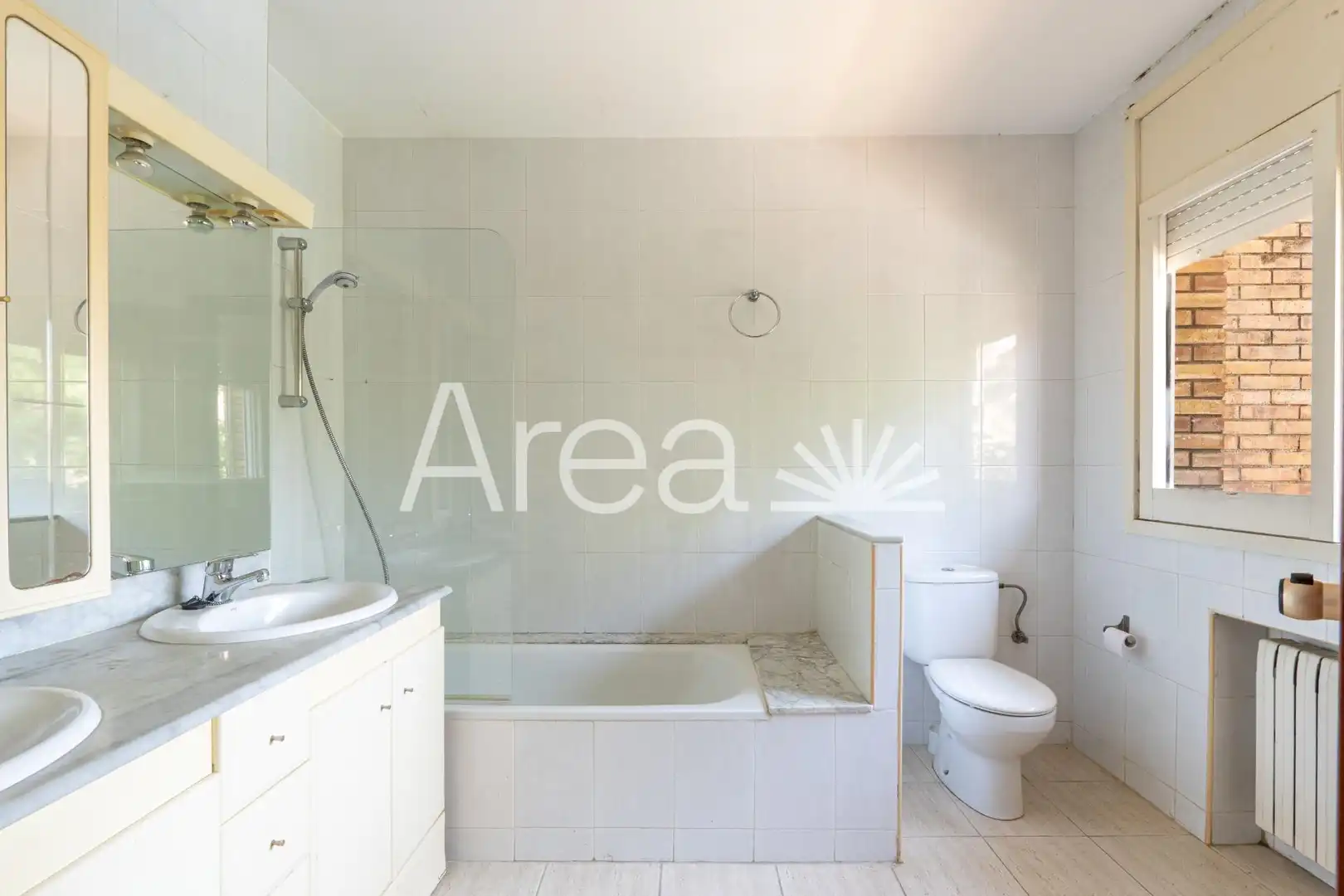 Bathroom of Detached homes for sale in Sant Andreu de Llavaneres  with Terrace and Community pool