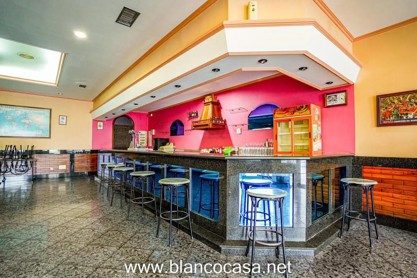 Commercial properties for rent in A Laracha    with Furnished