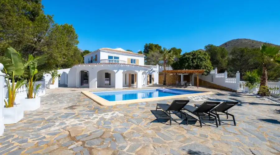 Casa amb terrassa en venda a Golf Bahía, imagen 2
